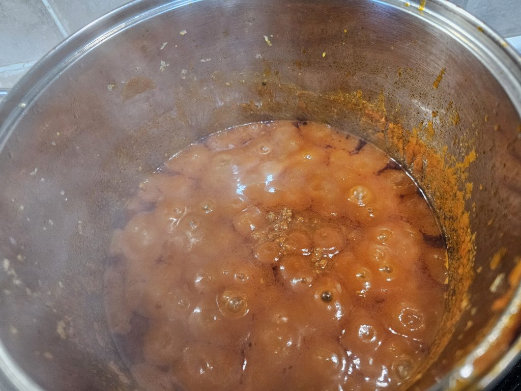 immagine del ragù dentro la pentola finito